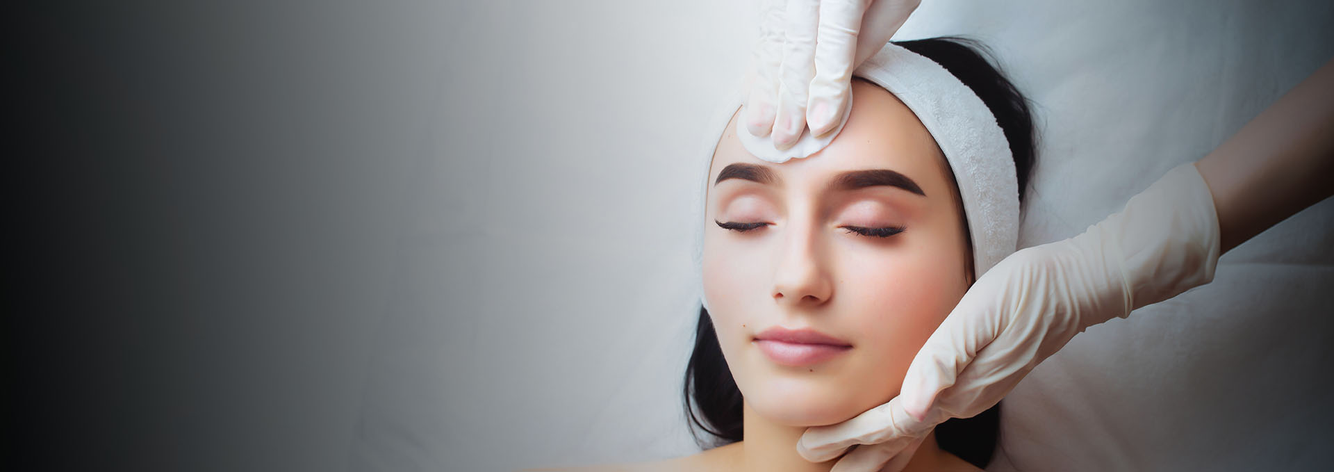 Damas Signature Plus Facial (Cleopatra HydraFacial)